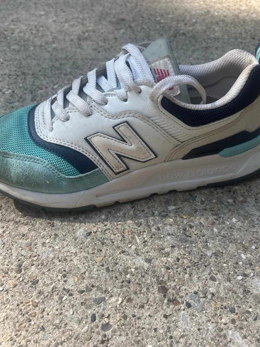 New Balance Women’s 997H Sneakers Size 7